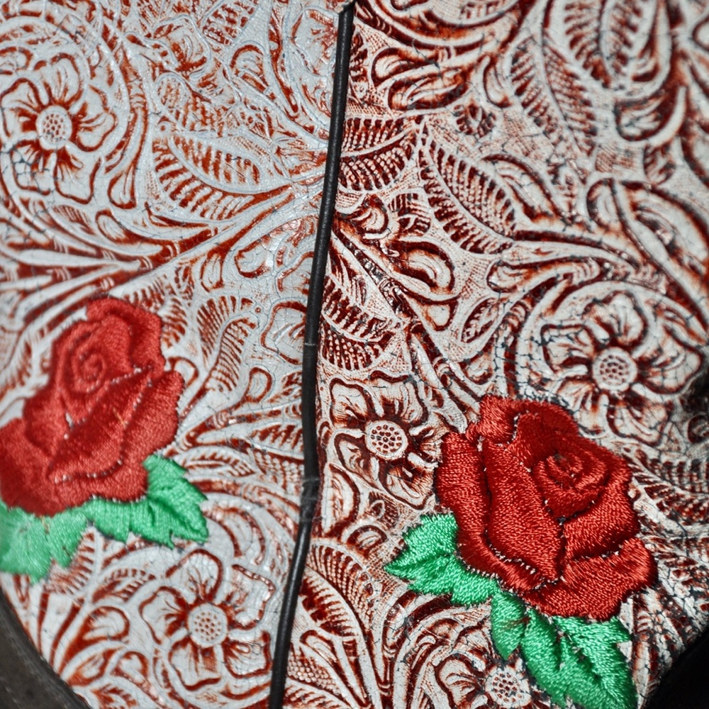 Rose Embriodery Western Boots- Size 9B - Picture 7 of 7